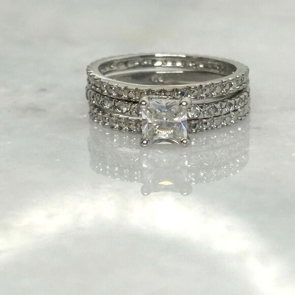 NWT Sterling Silver And Cubic Zirconia Princess Cut Crystal Trio Set Ring Sz 9.5 - Picture 1 of 4